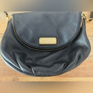 Marc Jacob’s black leather crossbody purse